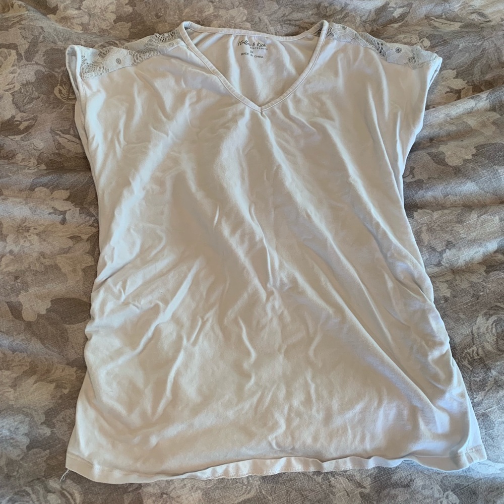 Flutter and kick maternity top